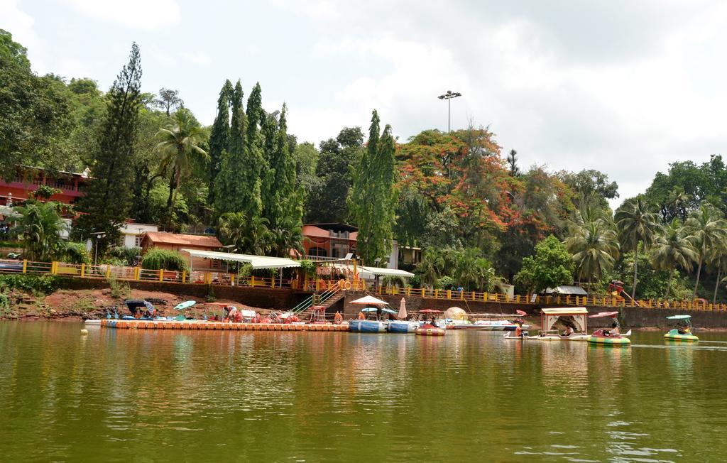 ホテルMayem Lakeview Goa エクステリア 写真