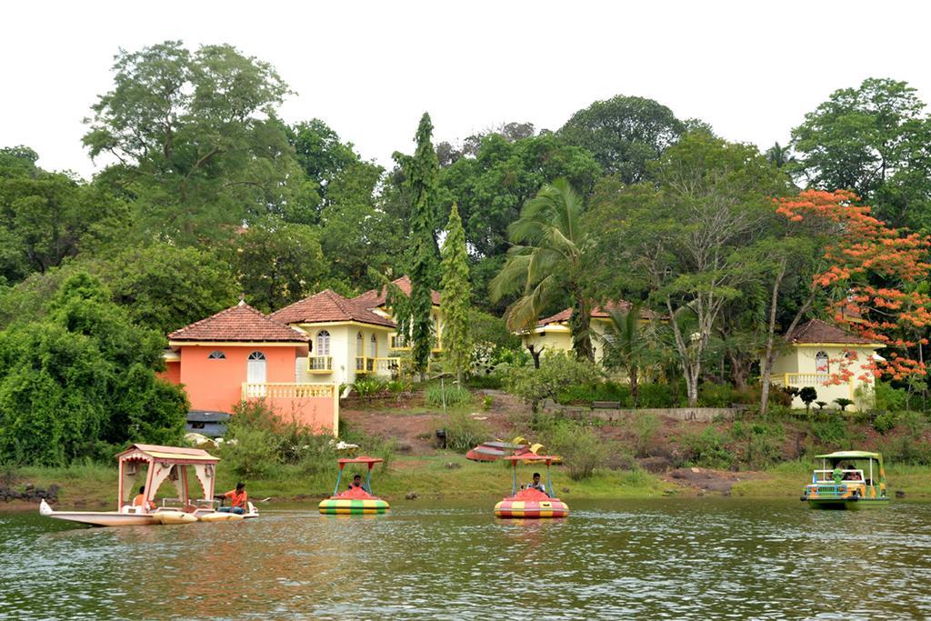 ホテルMayem Lakeview Goa エクステリア 写真