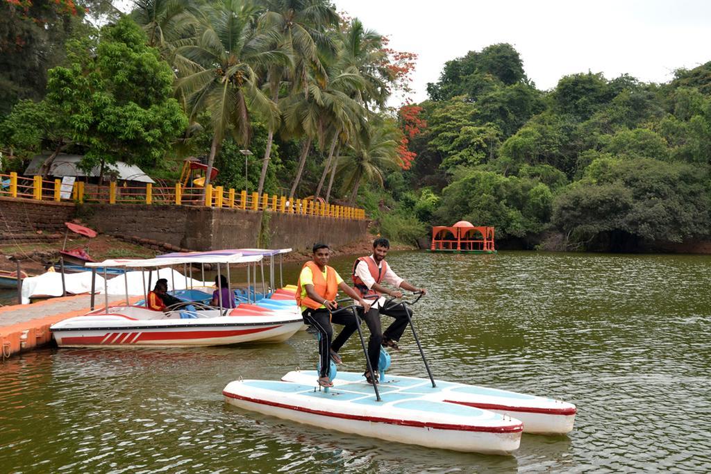 ホテルMayem Lakeview Goa エクステリア 写真