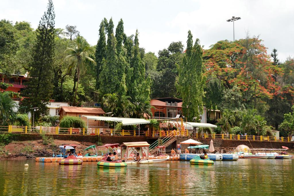 ホテルMayem Lakeview Goa エクステリア 写真