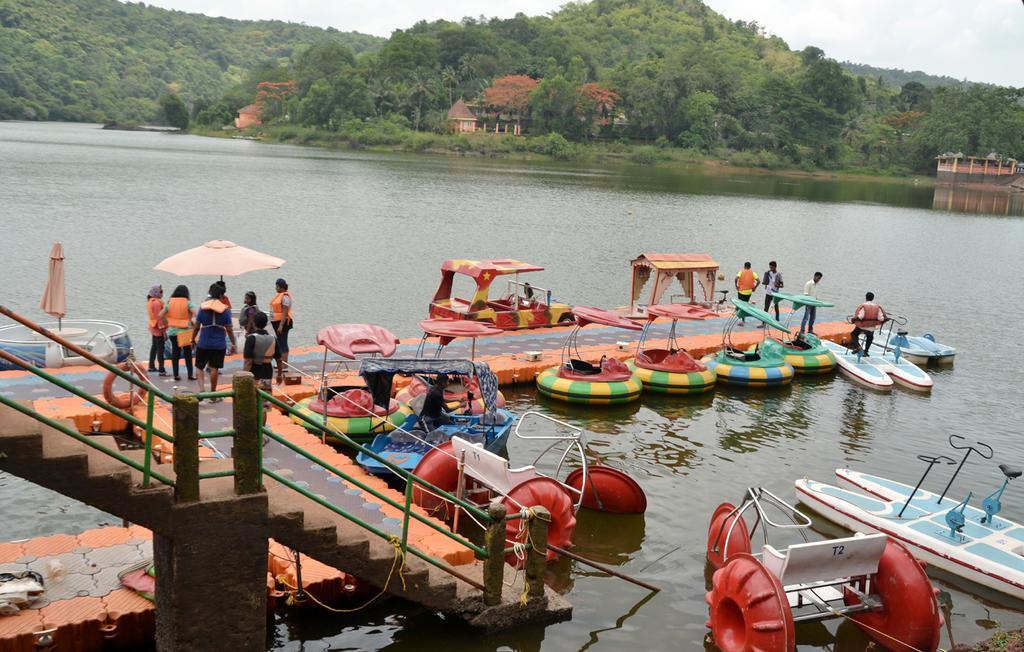 ホテルMayem Lakeview Goa エクステリア 写真