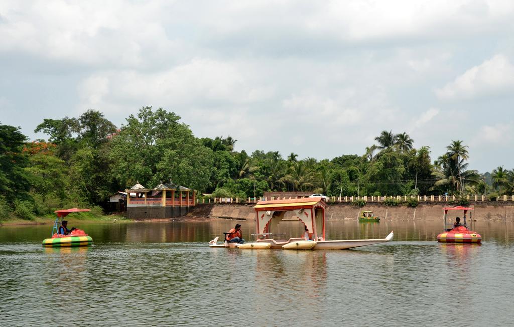 ホテルMayem Lakeview Goa エクステリア 写真